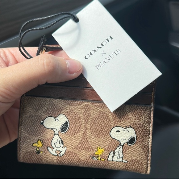 Coach X Peanuts Mini Skinny Id Case In Signature Canvas With Snoopy Print - Picture 1 of 3